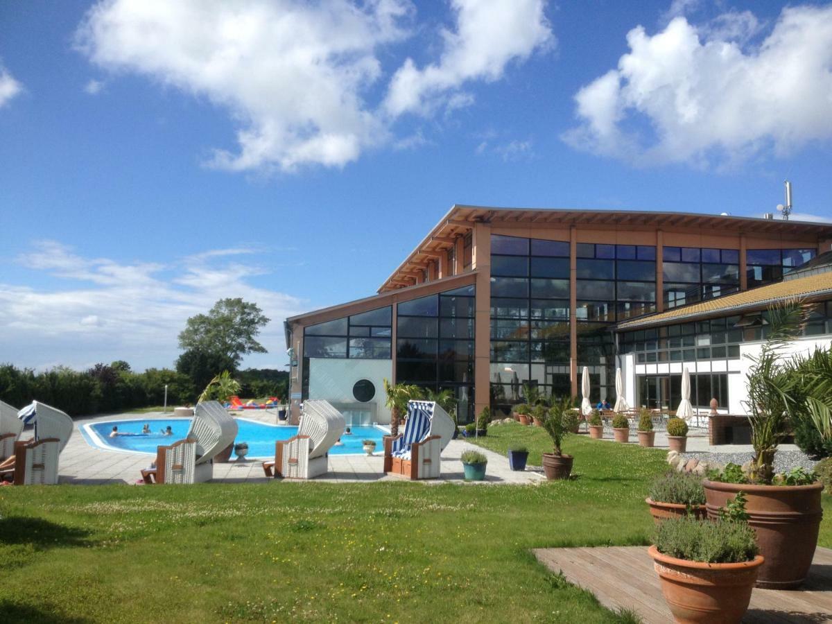 Ferienwohnung "Kranich" Im Ferien-Resort Ruegen Sagard Exterior photo